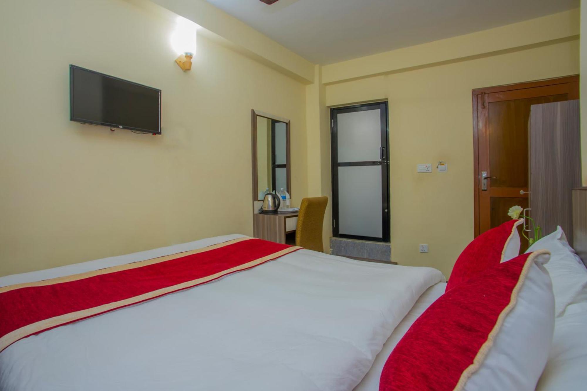 Oyo 297 Hotel Aayam Katmandú Exterior foto